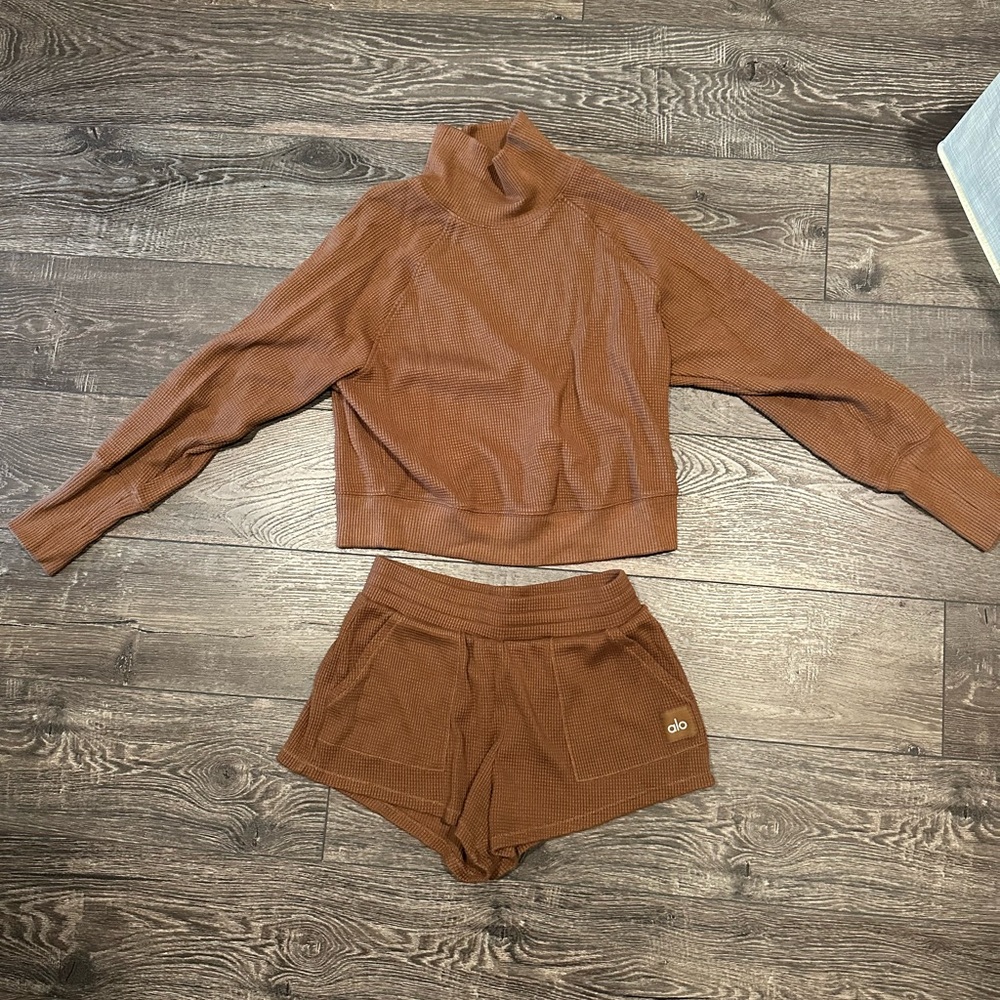 ALO Yoga Copper Knit Sweater and Shorts set
